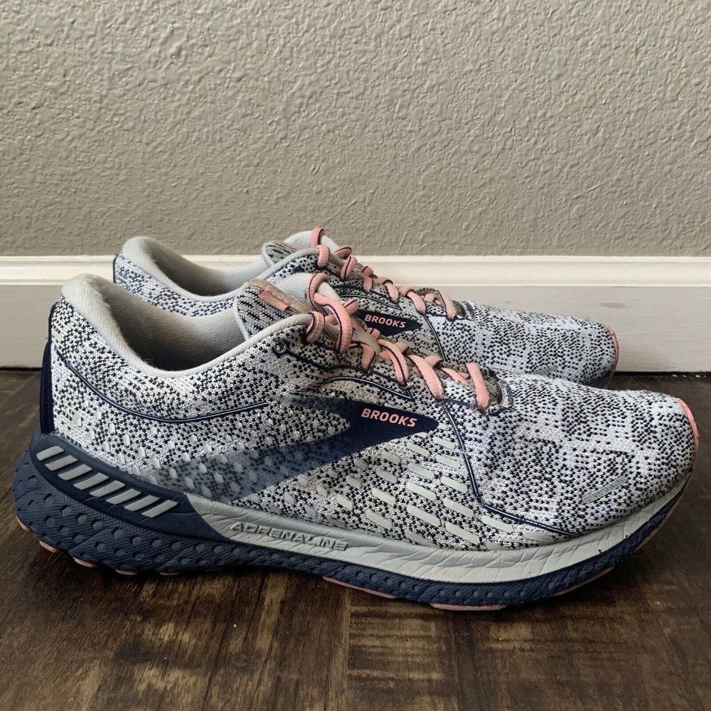 Brooks Adrenaline GTS 21 Coral/White Women Shoes - Size 11